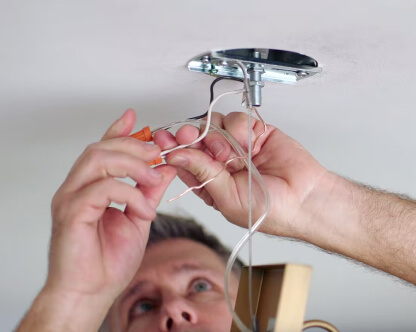  Установка люстры