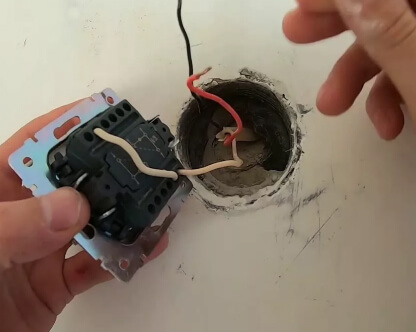  Установка двухклавишных выключателей