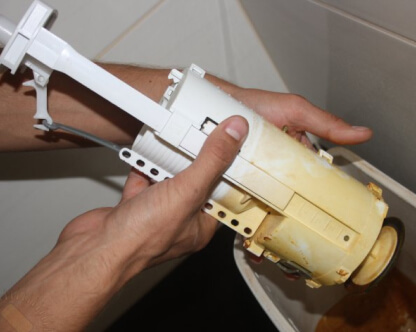  Ремонт бачка унитаза