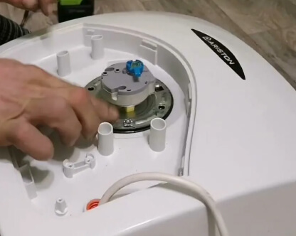 Ремонт водонагревателей (бойлеров): Ariston