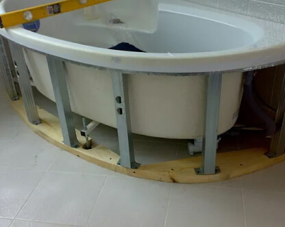  Установить угловую ванну