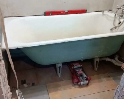 Установка чугунной ванны