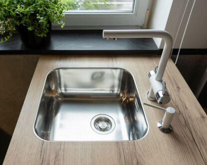  Установка мойки Omoikiri