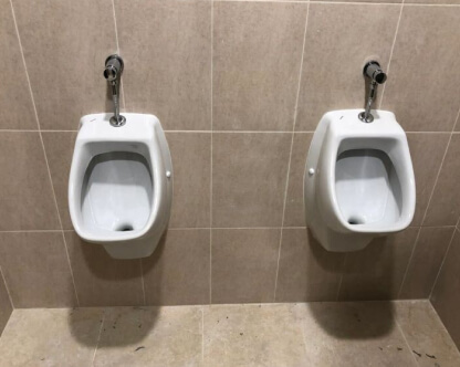  Установка писсуара