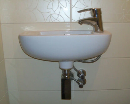  Установка подвесной раковины