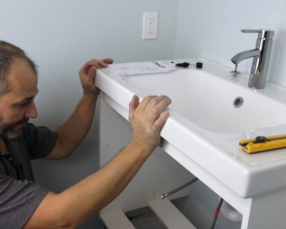  Установка раковины с тумбой