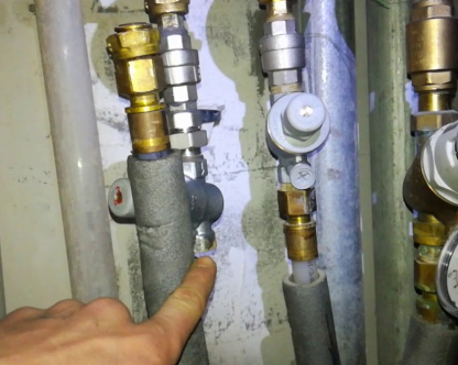  Установка редуктора давления воды