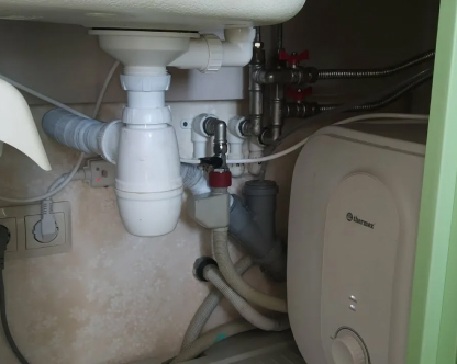  Установка водонагревателя на кухне