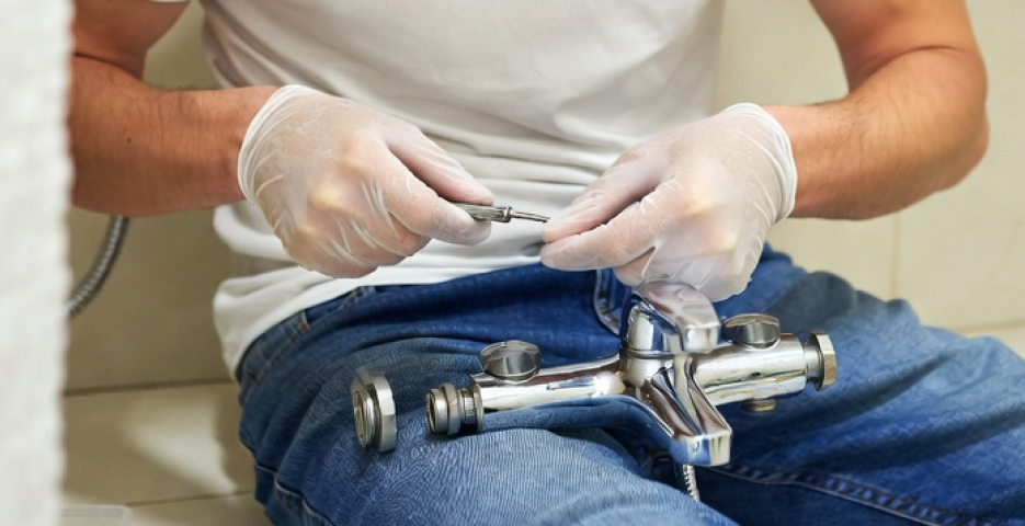 Ремонт смесителя душевой кабины