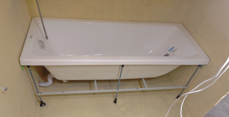 Установка акриловой ванны
