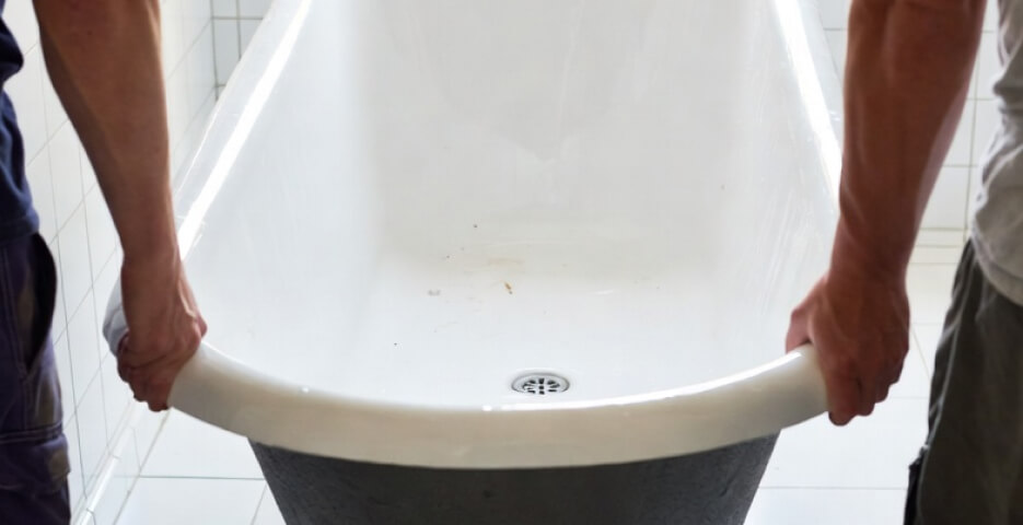 Установка чугунной ванны