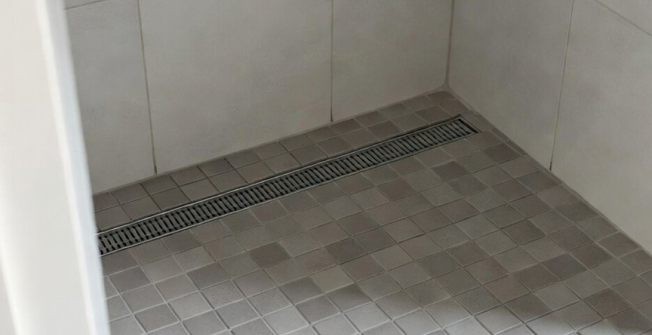 Установка душевого трапа