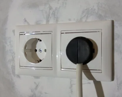 Установка розетки: Legrand