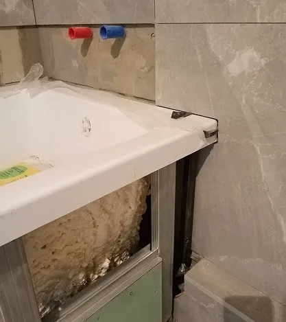 Демонтаж экрана под ванной с последующей герметизацией